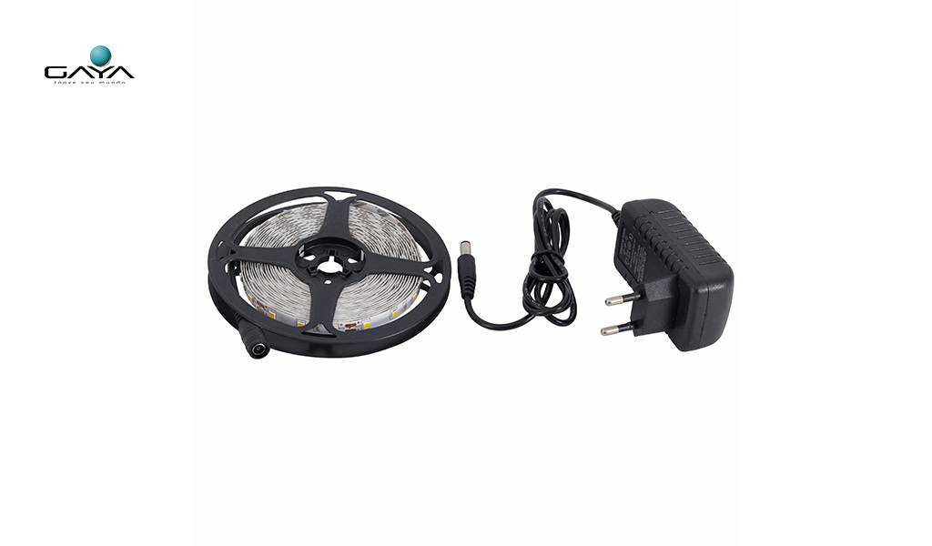 KIT FITA LED 2835 (AREA INTERNA) 4.8W/M 12V IP20 220V - ROLO DE 5 METROS (DRIVER INCLUSO) - LUZ NEON AZUL