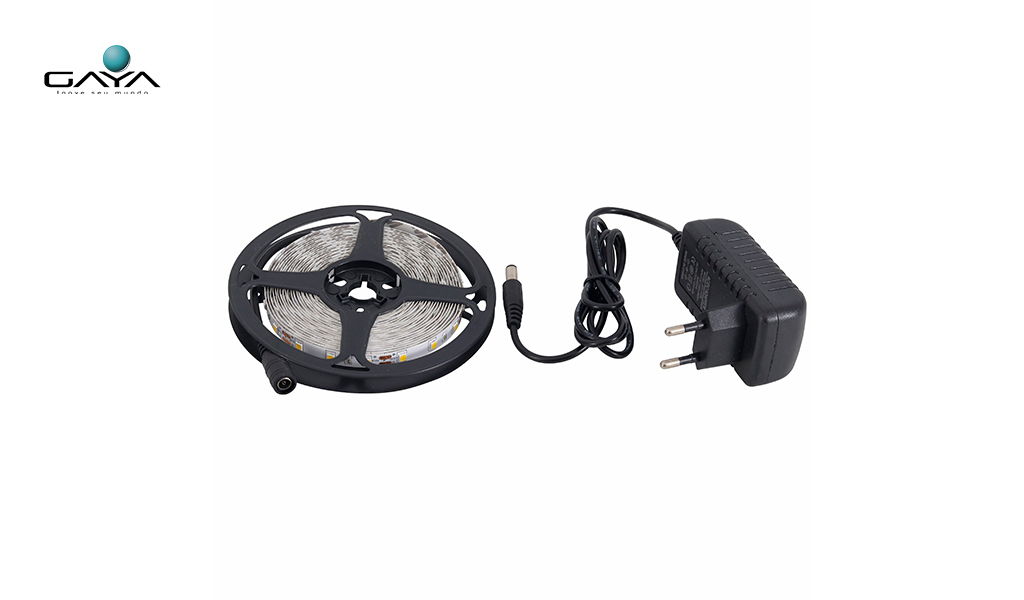 KIT FITA LED 2835 (AREA INTERNA) 4.8W/M 12V IP20 220V - ROLO DE 5 METROS (DRIVER INCLUSO) - LUZ NEON VERDE
