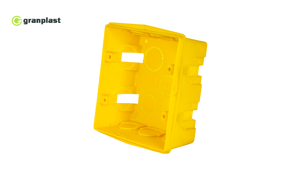 CAIXA GRANPLAST DE LUZ 4X4” AMARELA