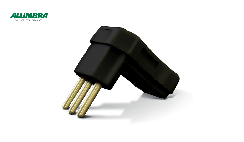 PLUG ALUMBRA MACHO GIGANTE 2P+T 10A PRETO