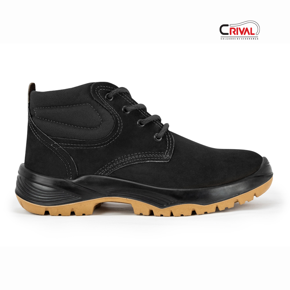 BOTA CRIVAL ACOLCHOADA C/CAD COM BICO N°39 PR