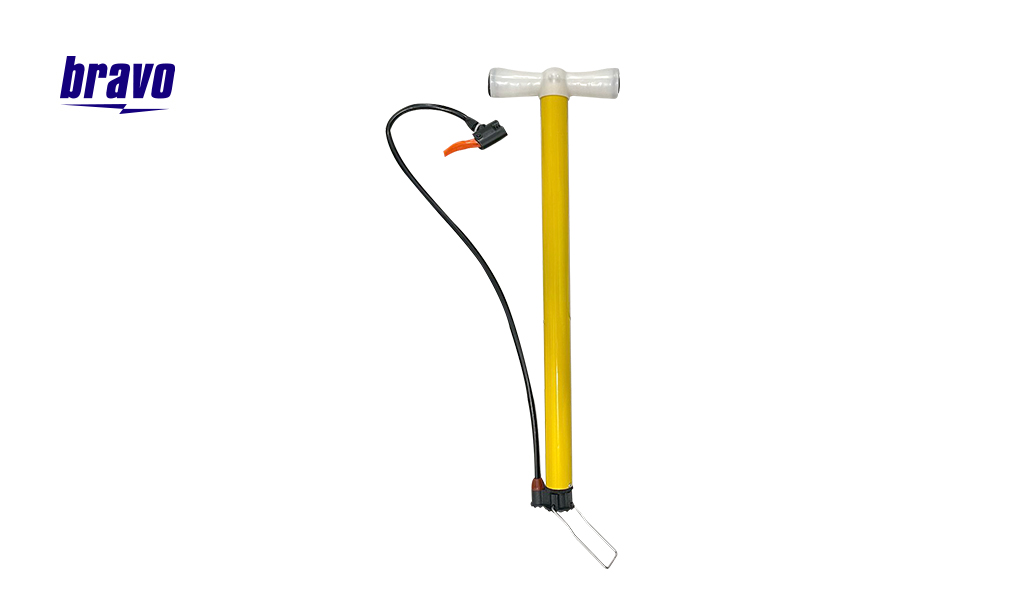 BOMBA BRAVO DE AR MANUAL P/BICICLETA COPO DE METAL
