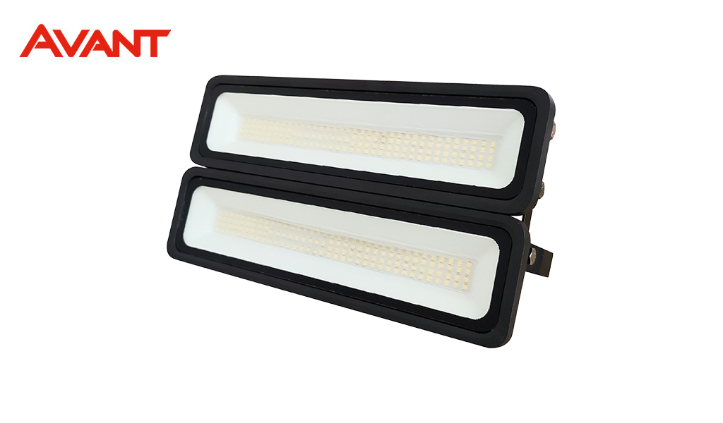 REFLETOR AVANT LED FACCIATA 100W NA COR PRETO - 6500K LUZ BRANCA - 100 LUMENS / W
